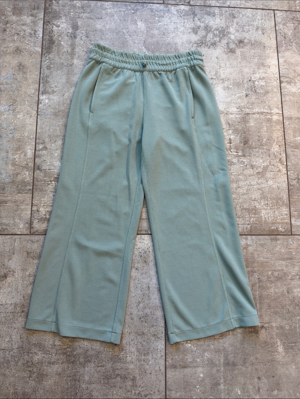 Lululemon Ribbed SoftStreme Capris